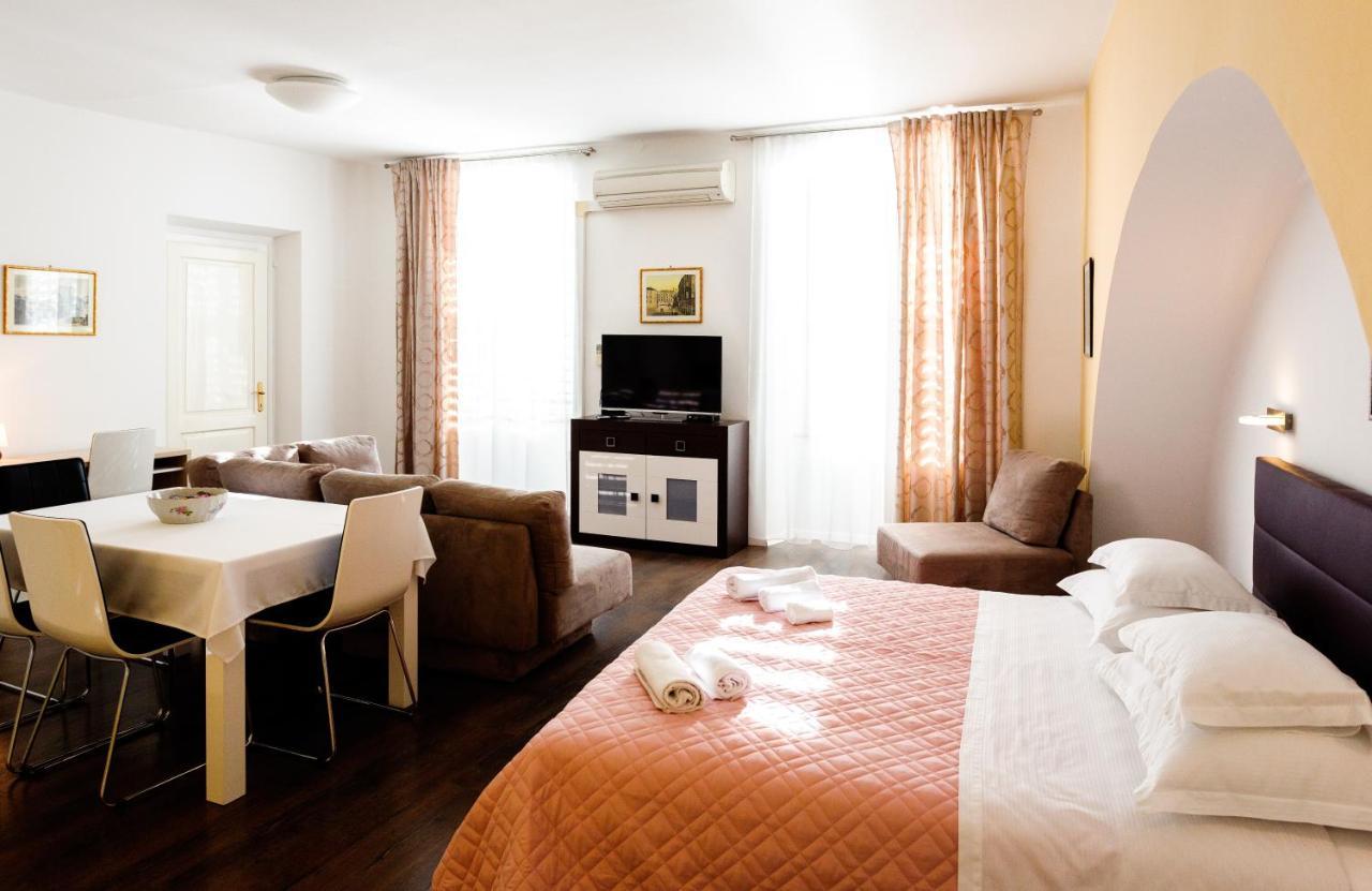 Apartments Fortezza สปลิท ภายนอก รูปภาพ