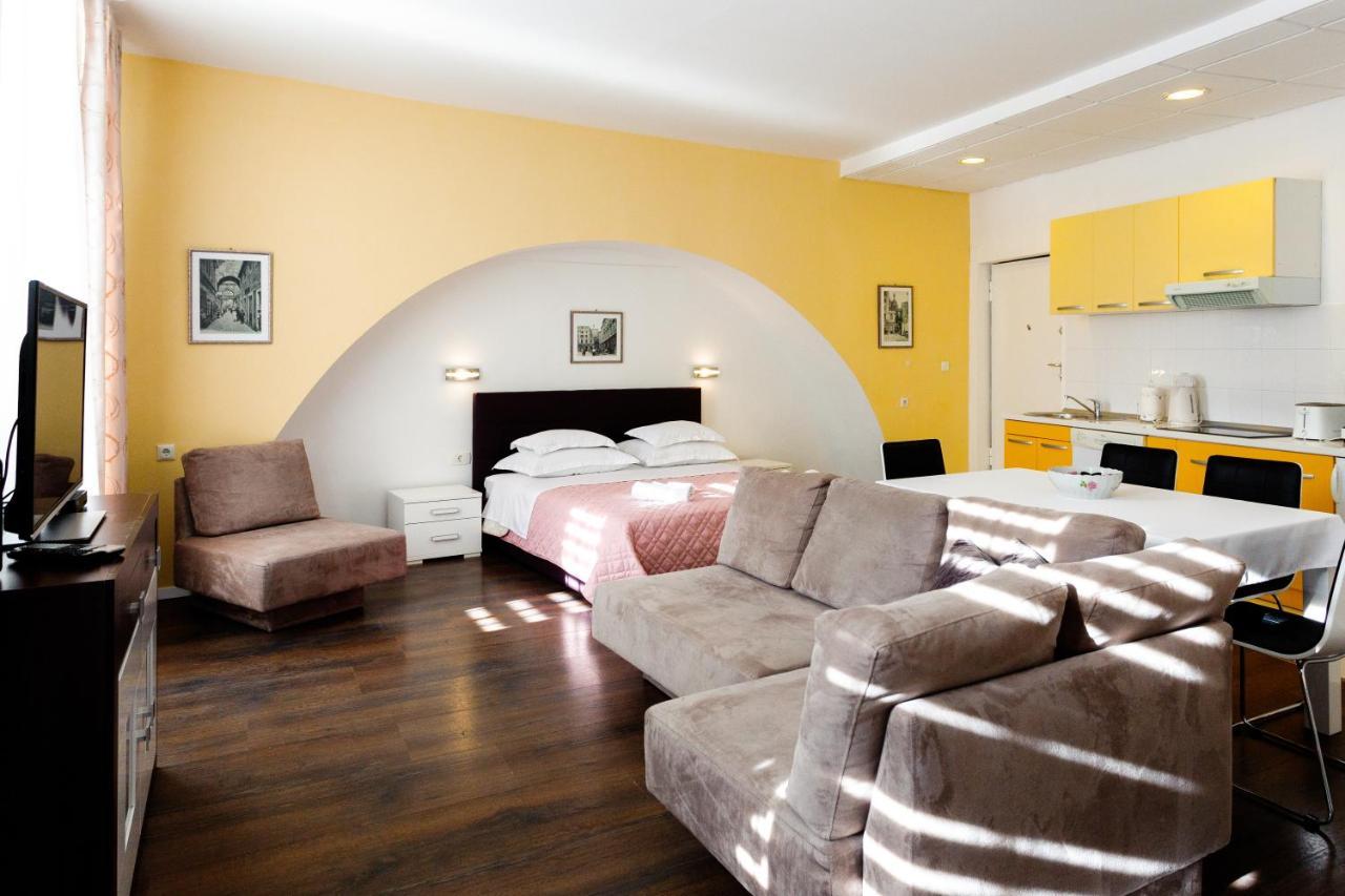 Apartments Fortezza สปลิท ภายนอก รูปภาพ